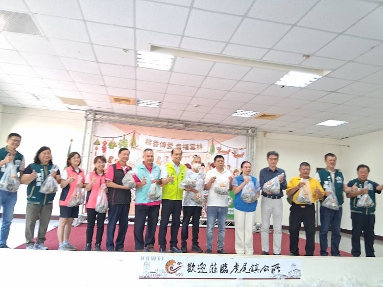 節慶溫暖與社會關懷　民進黨雲林縣黨部攜 x 立委劉建國服務處捐贈5000顆肉粽　