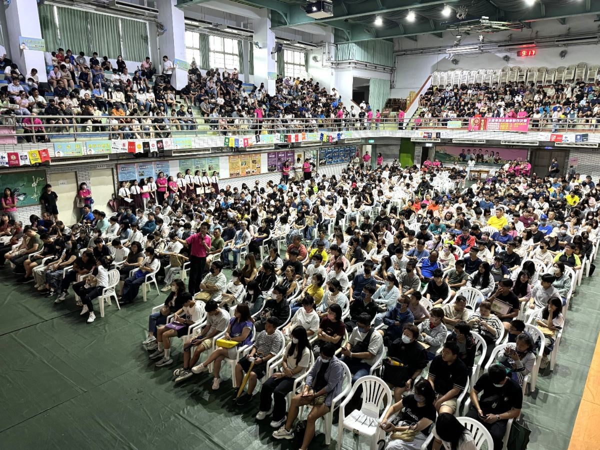 ▲家長擠爆禮堂搶卡位，中山工商辦學魅力再發威！