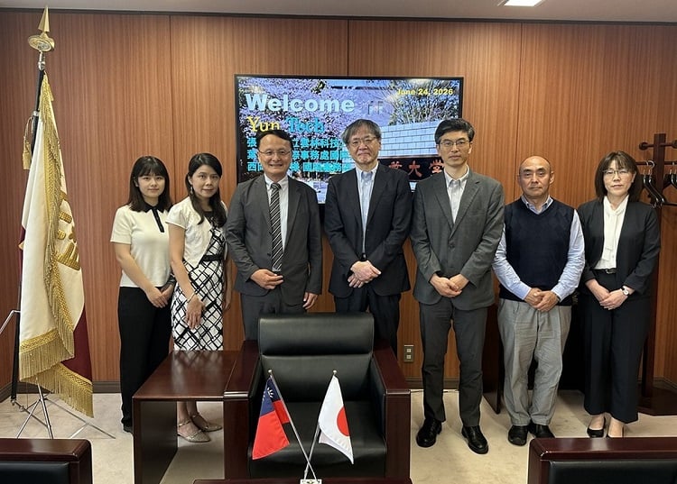 ▲雲科大校長張傳育率團訪問日本千葉大學，推動雲科大半導體人才培育與深化地方創生議題。(照片由雲科大提供)