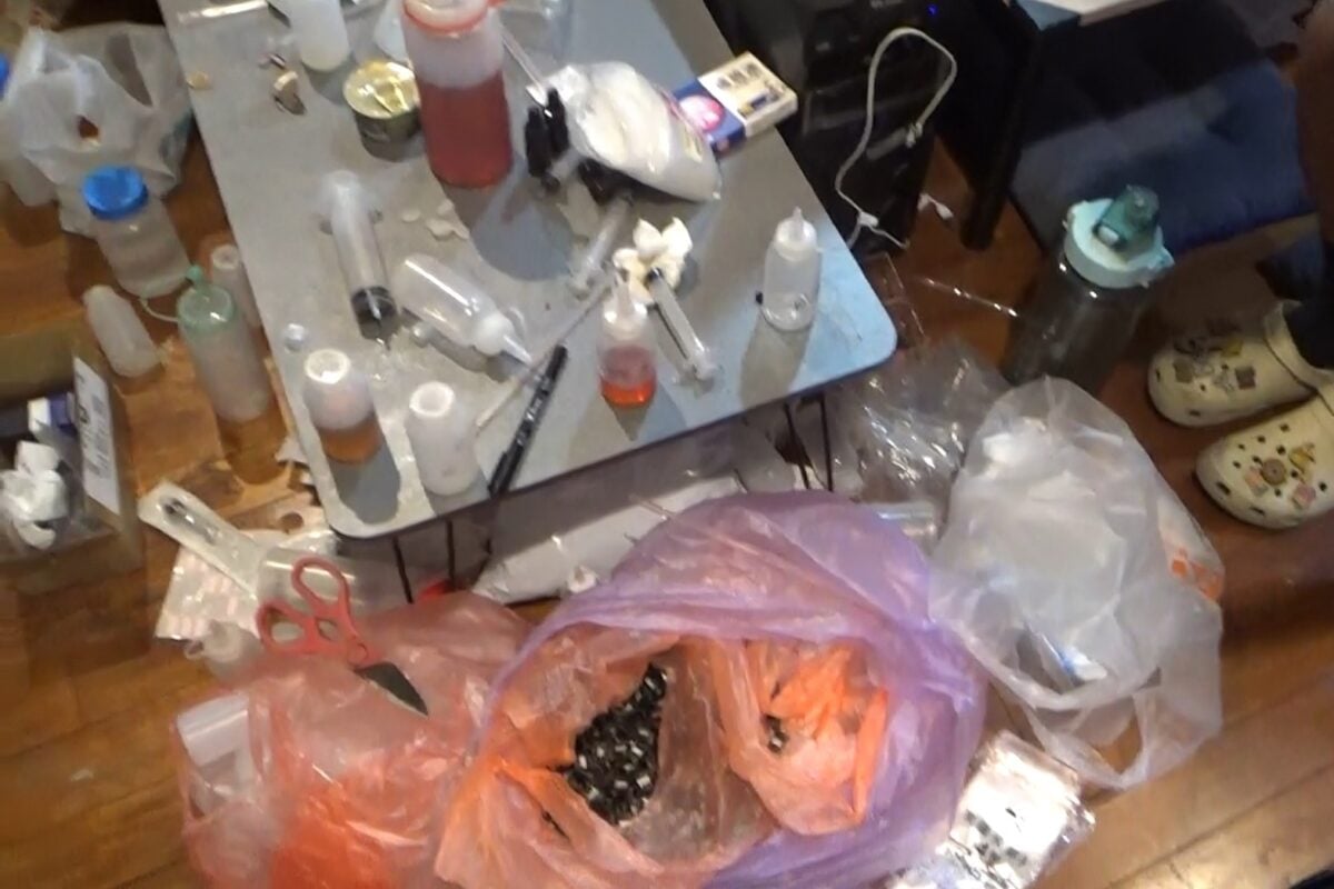 ▲ 中警三分局連破8層販毒網,起獲大量喪屍毒品分裝場斬草除根。