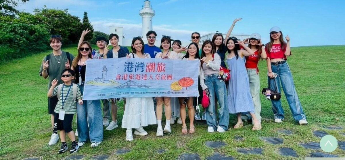 ▲團員體驗墾丁碧海藍天。