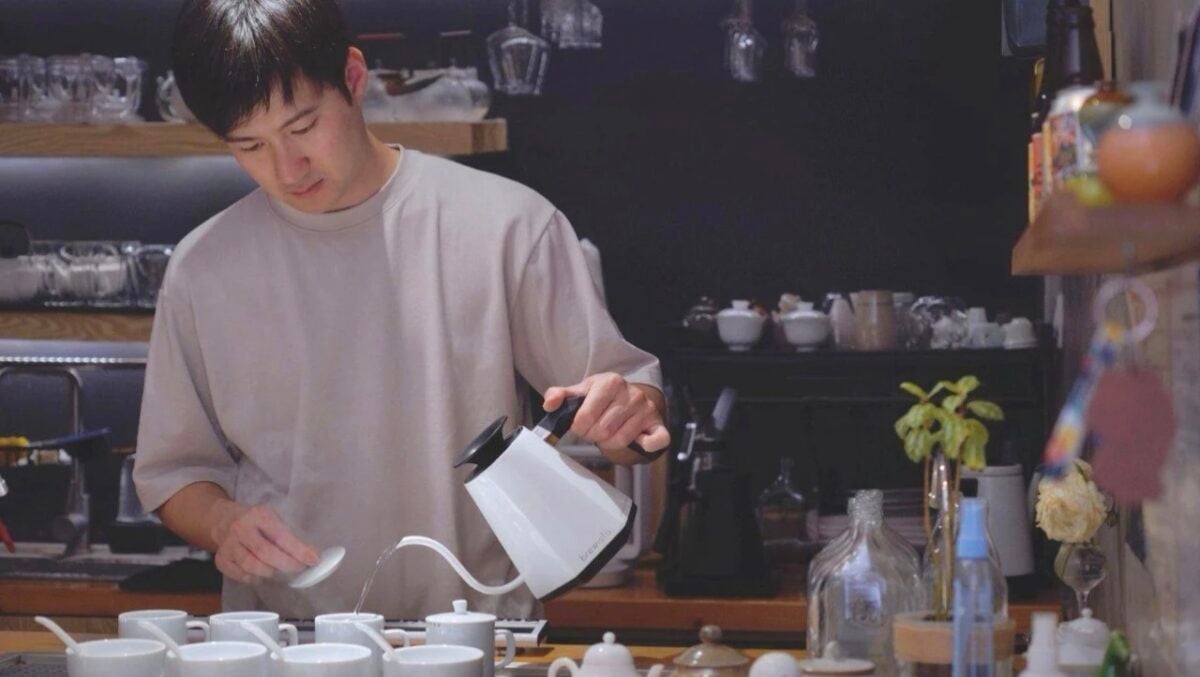 雲林帥哥陳鈺澍湖北武漢開新式茶館　分享台灣好茶