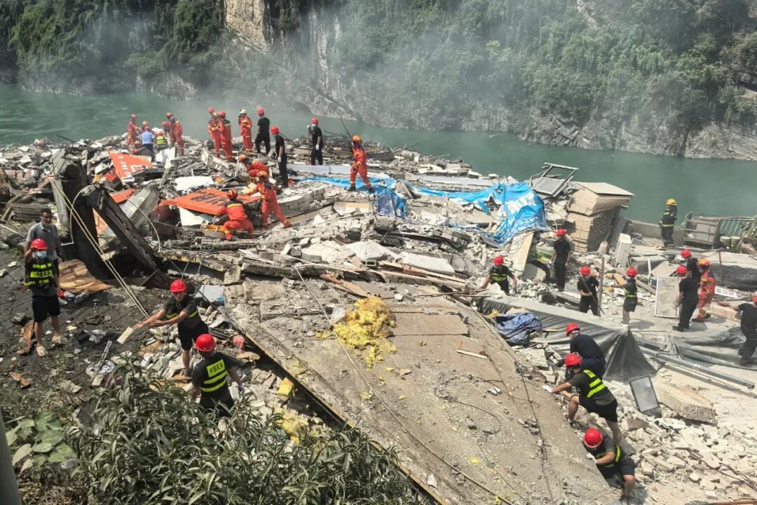 多人失聯埋廢墟生死未卜　直擊重慶彭水山崩現場！
