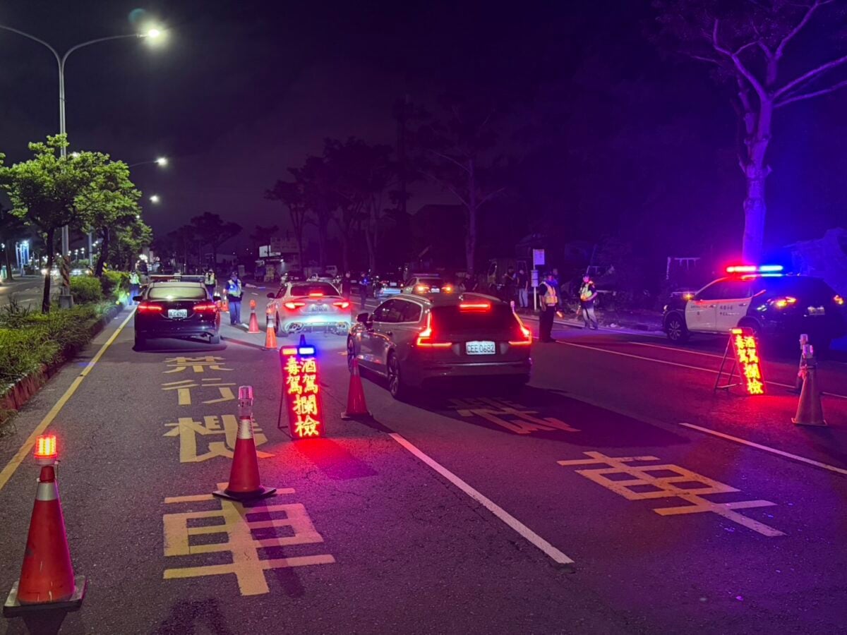 林園分局青春專案首日擴大臨檢　守護青少年暑期安全  