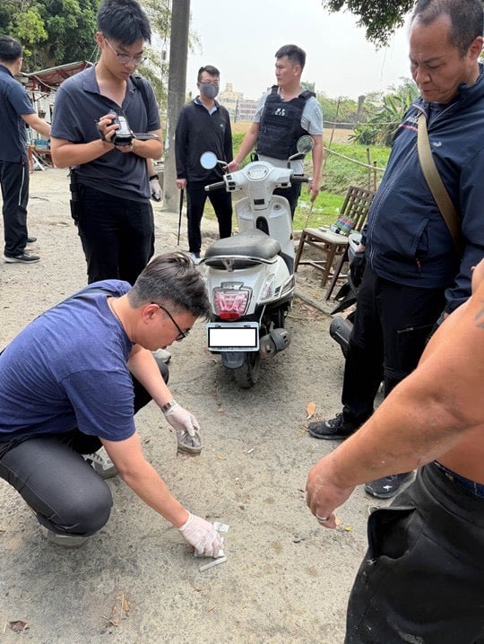 雜草堆藏毒！犯嫌「眼神閃爍」露餡　警鷹眼識破起獲安非他命