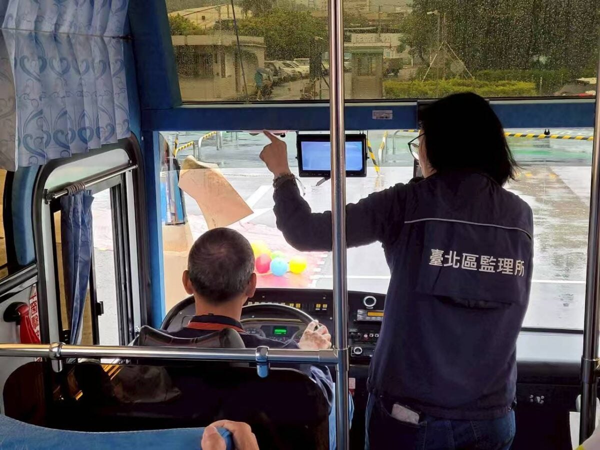 新北市響應「機車安全月」強化高齡者道安宣導及實境體驗雙管齊下