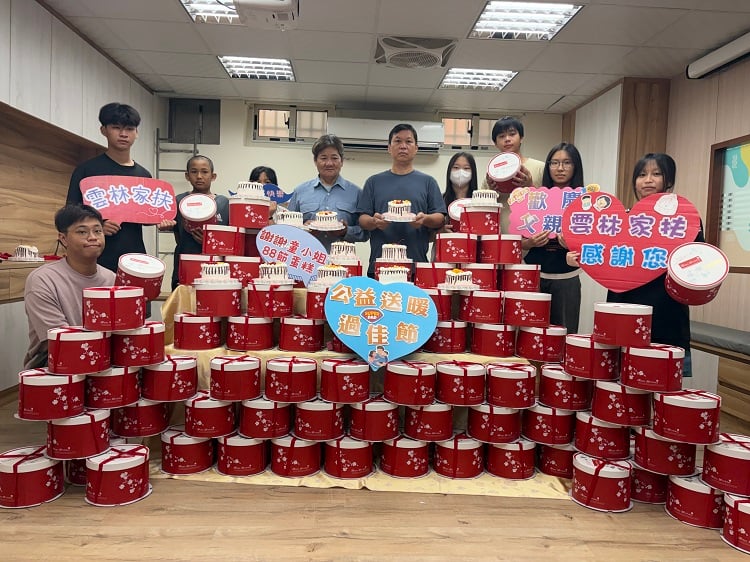 雲林家扶爸爸為家撐起一片天　童小姐父親節蛋糕慰勞辛苦傳祝福