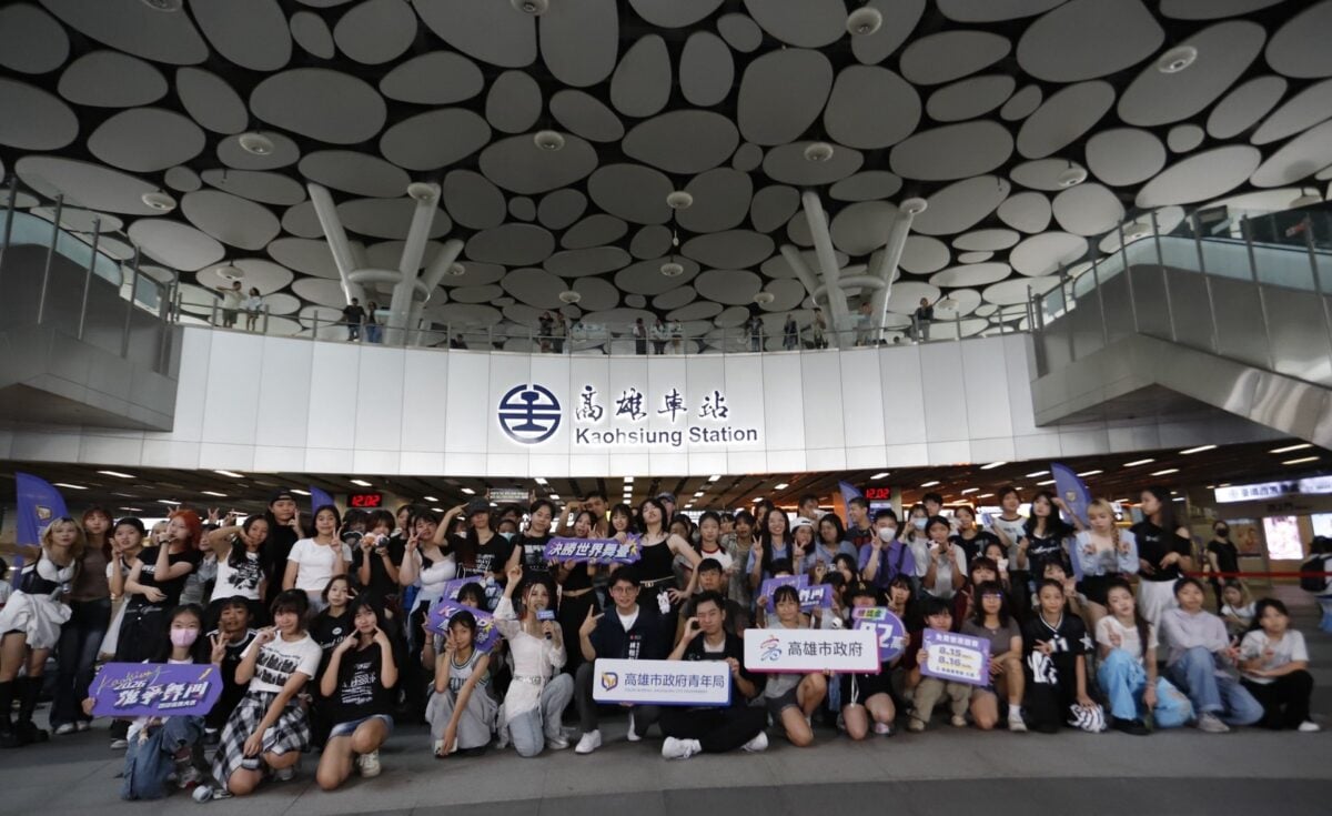 高雄車站變身街舞舞台！「雄爭舞鬥」K-POP快閃開跳　8月國際決賽熱血登場