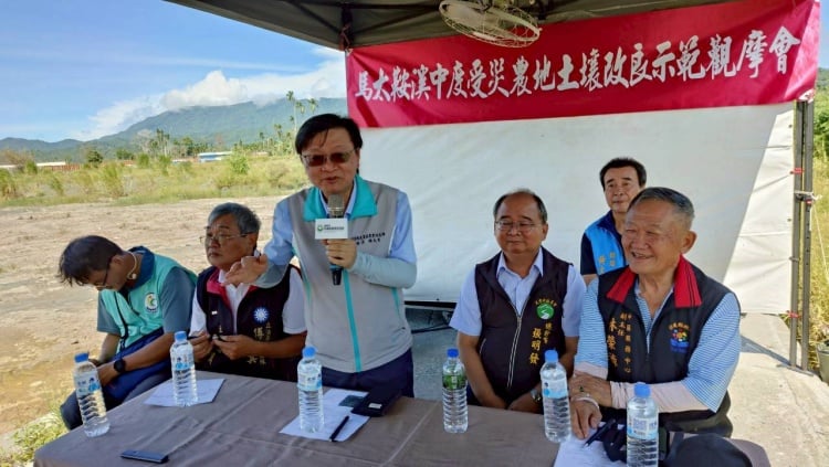 ▲花蓮改良場楊大吉場長主持觀摩會。