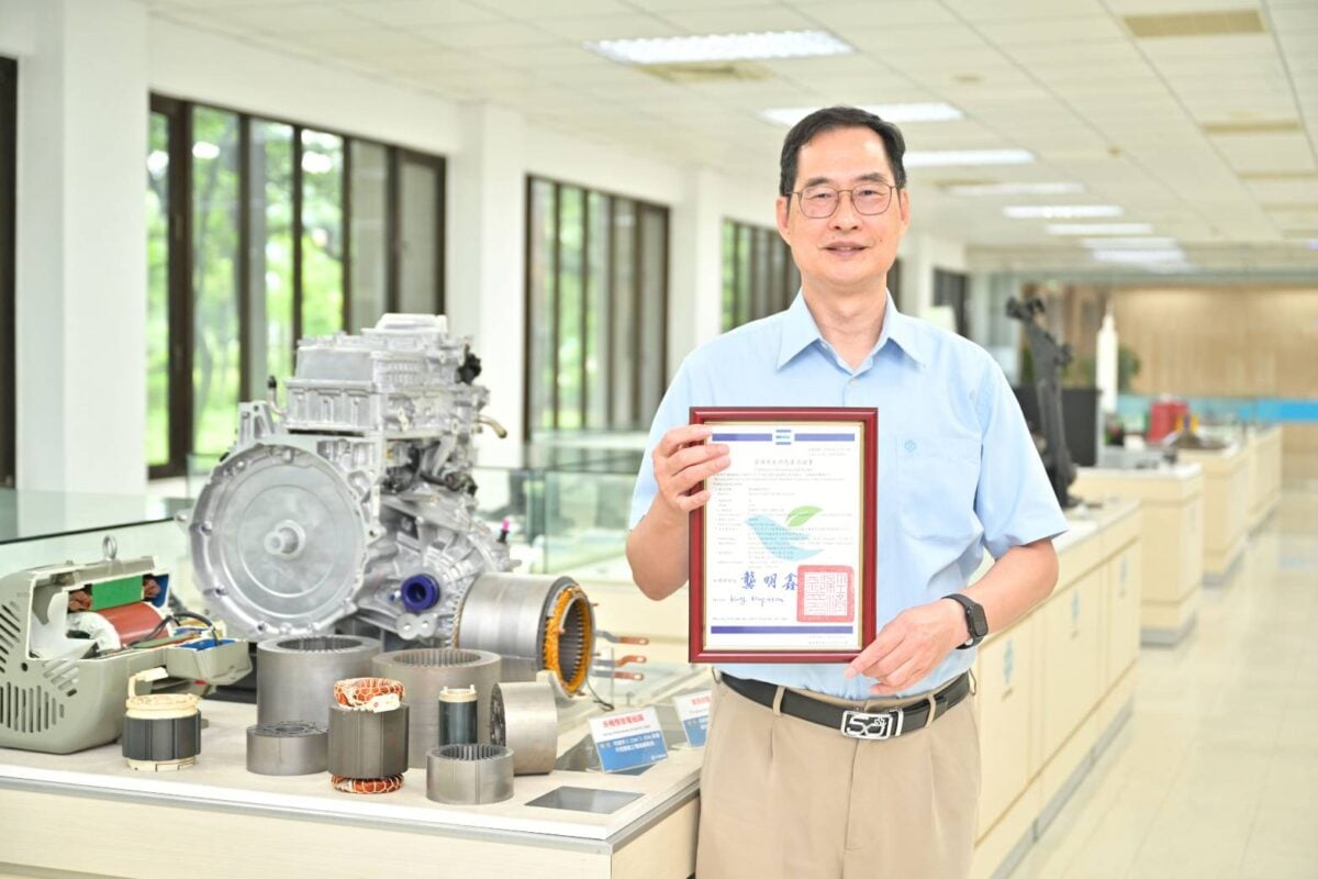 每噸鋼減碳約0.3噸　中鋼「電磁鋼捲RC30」取得經濟部綠色產品認證