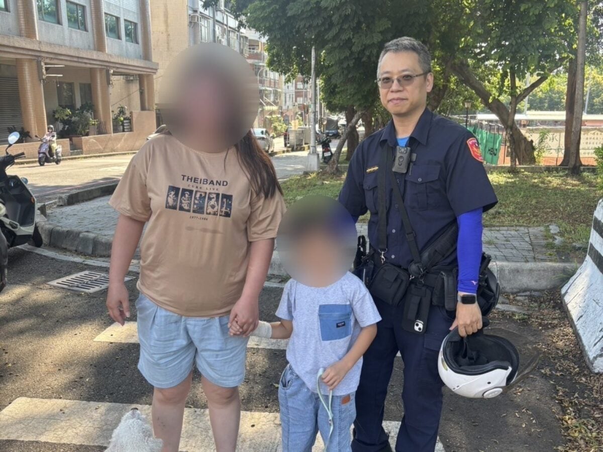 家裡太安靜媽媽嚇壞　警尋一小時男童正淡定遛狗