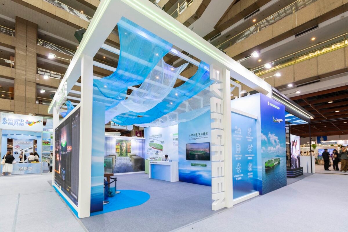16000TEU巨輪搬進永續展　長榮海運秀雙能源船黑科技