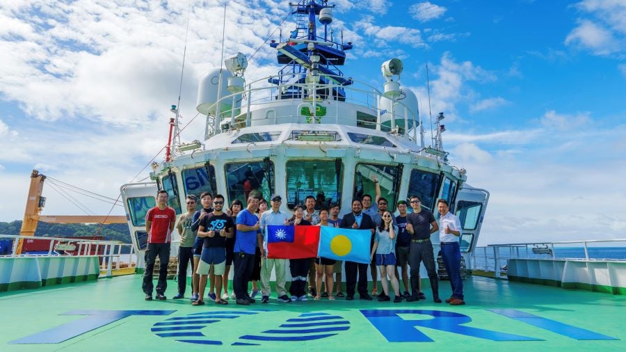 藍碳不只在海岸！中山大學發現千米深海訊號