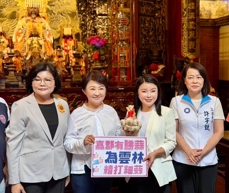 盧秀燕訪西螺參拜啖美食　盛讚張嘉郡拋政見讓雲林更進步