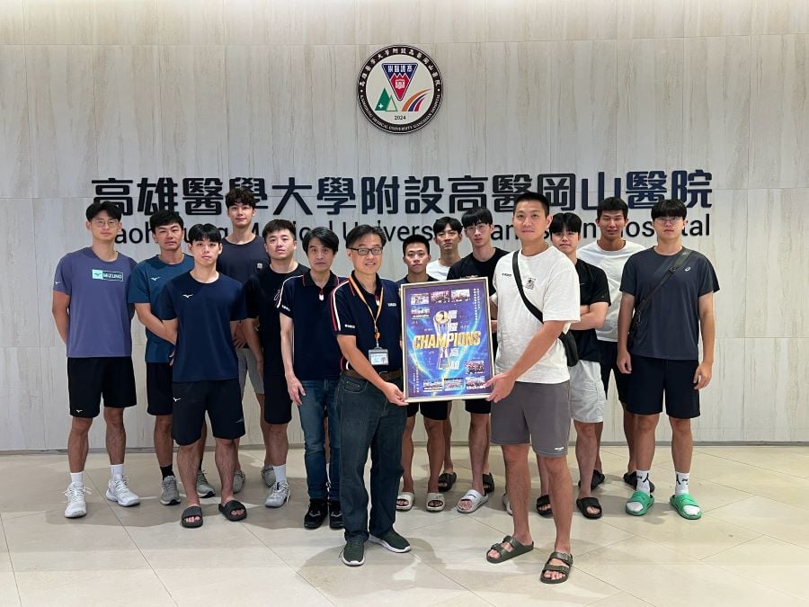 台鋼天鷹職業排球隊球員高醫岡山醫院進行健康檢查