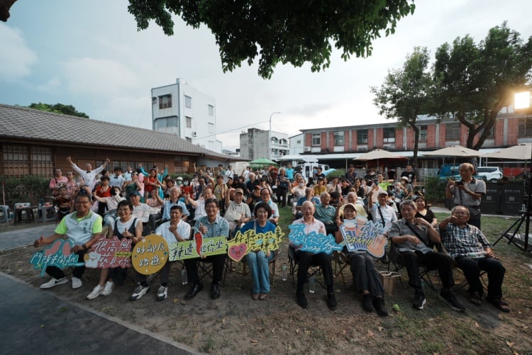 「藝起來我家」走進北町宿舍！特力集團總裁何湯雄重返青春回憶臺東