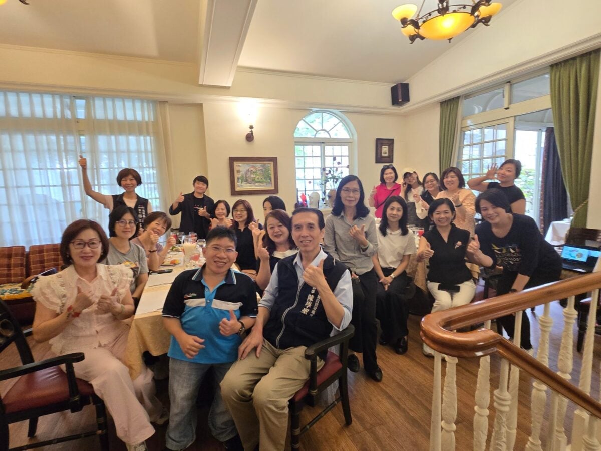▲2026年度第四場「女力產業論壇」現場大合照。(記者廖美雅拍攝)