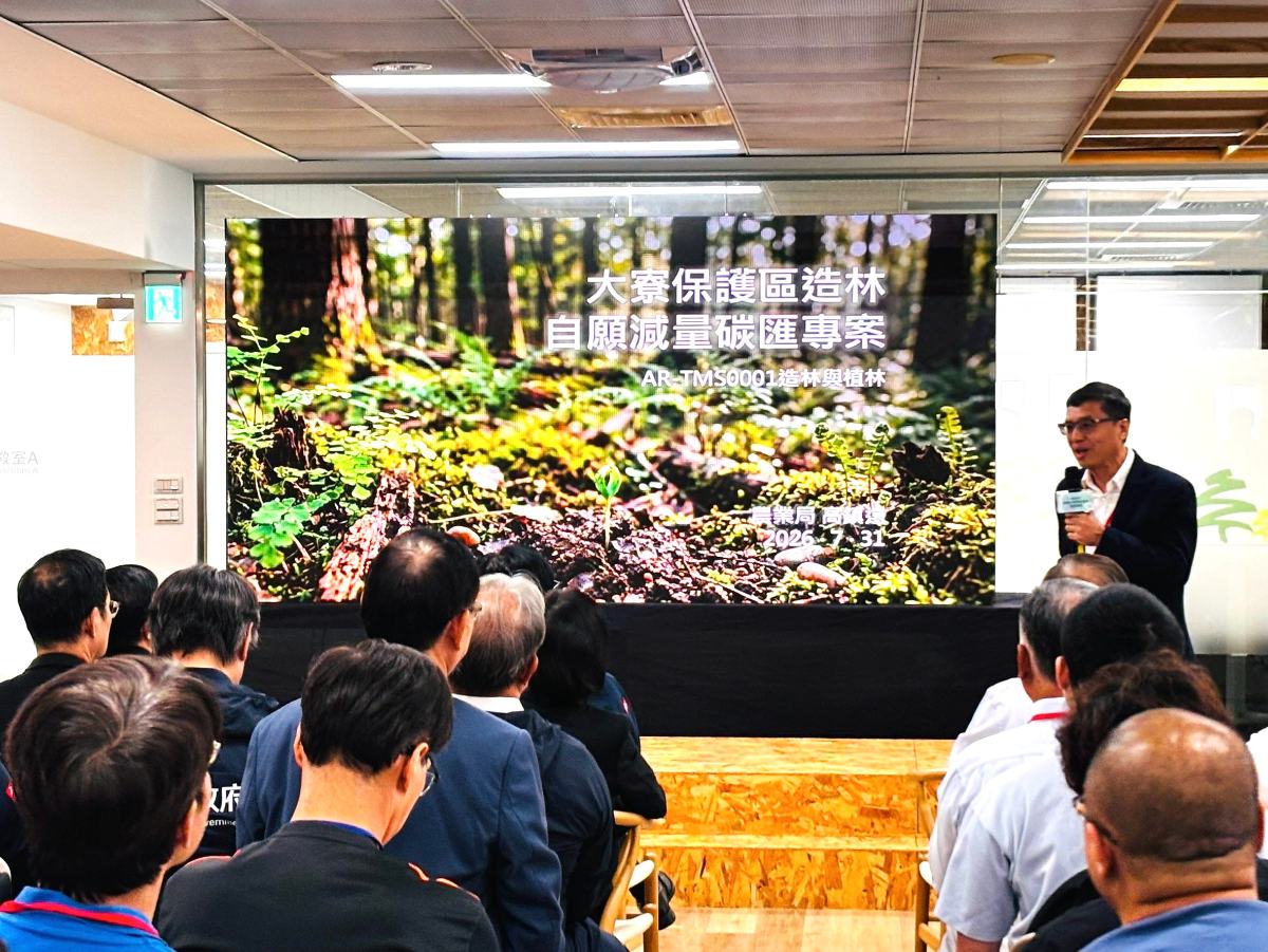全國地方政府第一！高雄農業局造林碳匯專案過關　廢耕鳳梨田30年拚420噸碳權