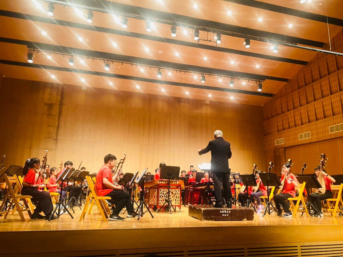 從兒歌到素還真！北港「傳承4」國樂音樂會　學童登台展成果掀傳承熱潮