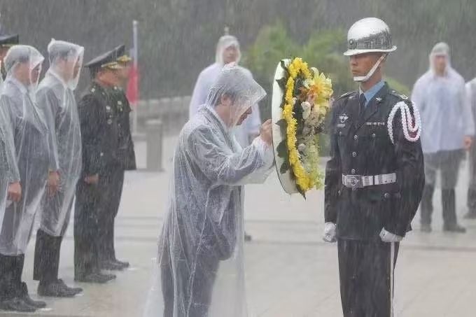 【觀點】一場雨，看見國家追悼儀典的分寸／魯云湘