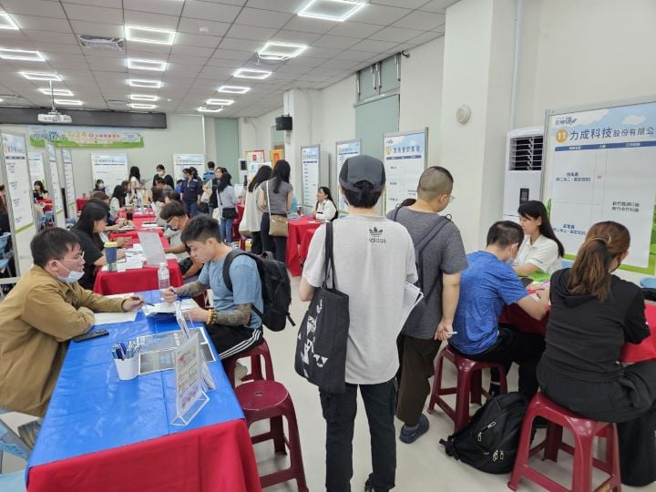 竹北就業中心舉辦現場徵才活動　釋出1610個優質職缺協助求職媒合