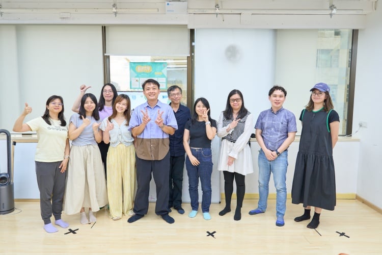 ▲「藝評共學」入門與進階工作坊圓滿完成，導師們與參與的學員們於課程結束後合影留念。