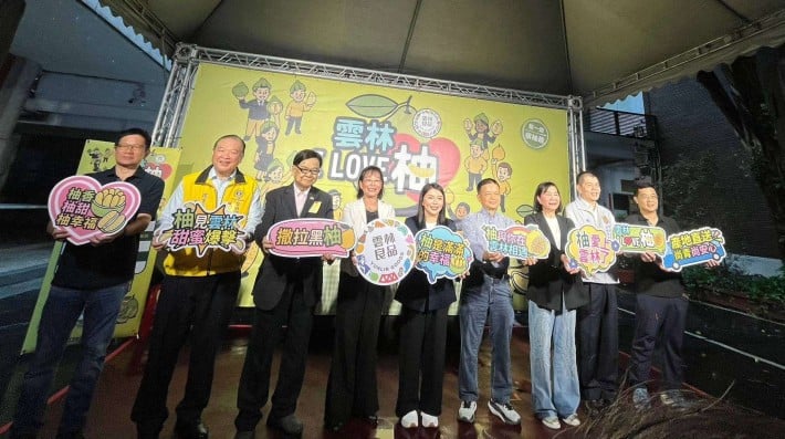 雲林文旦前進立法院　柚香迎中秋攜手挺農民